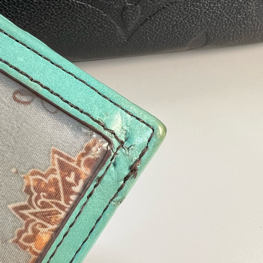 HOBO Brink Turquoise Cardholder - Picture 10 of 10